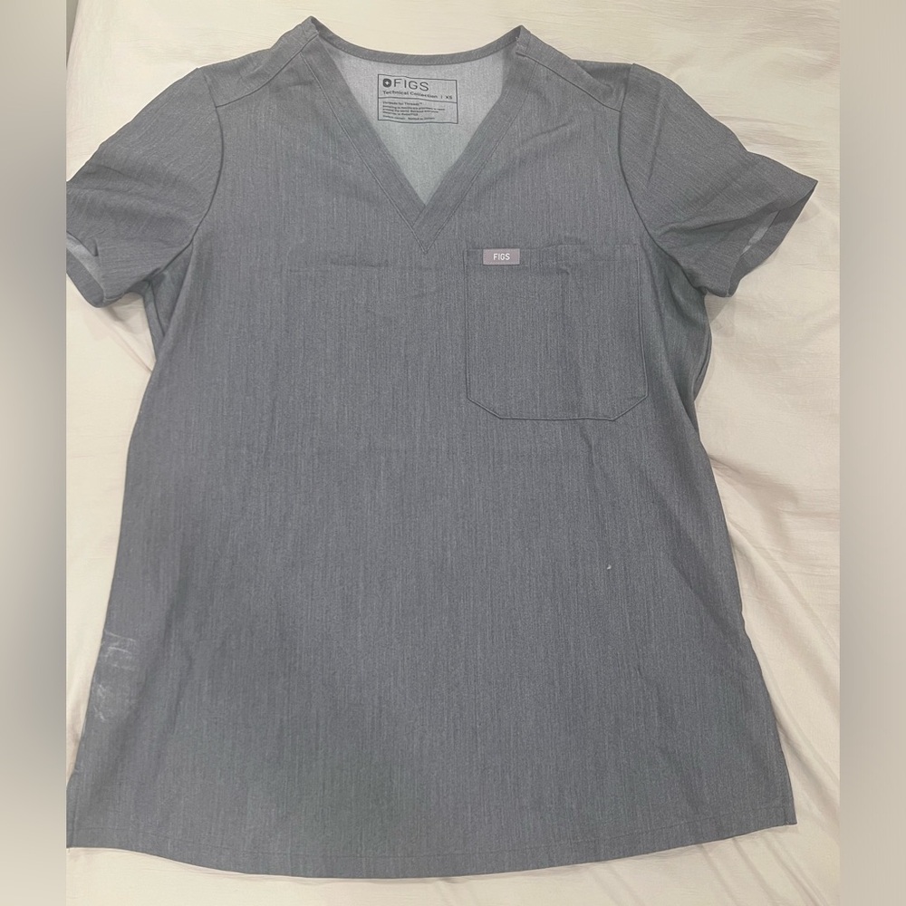 Figs one pocket scrub top